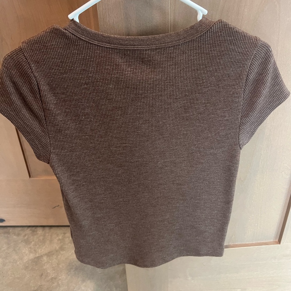 American Eagle Outfitters Chocolate Ribbed Tee - Picture 2 of 3
